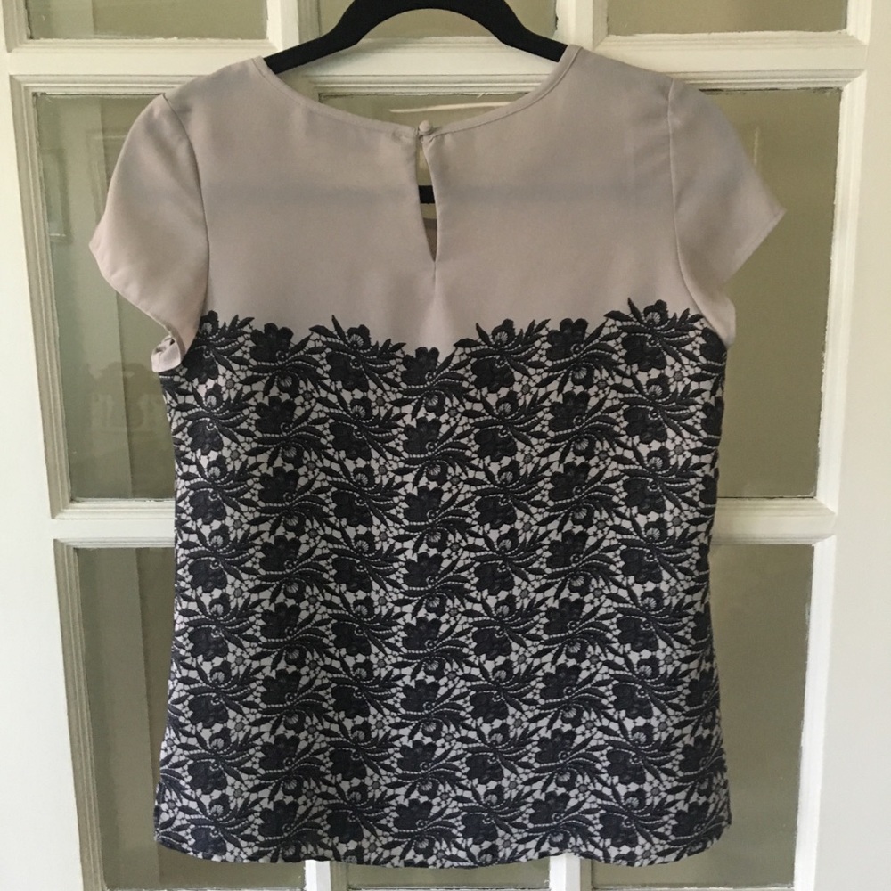 LOFT Lace Print Short Sleeve Top